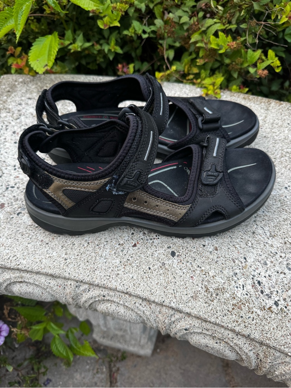 Women’s ECCO Black Outdoor Comfort Sandals EU 40 US 9-9.5